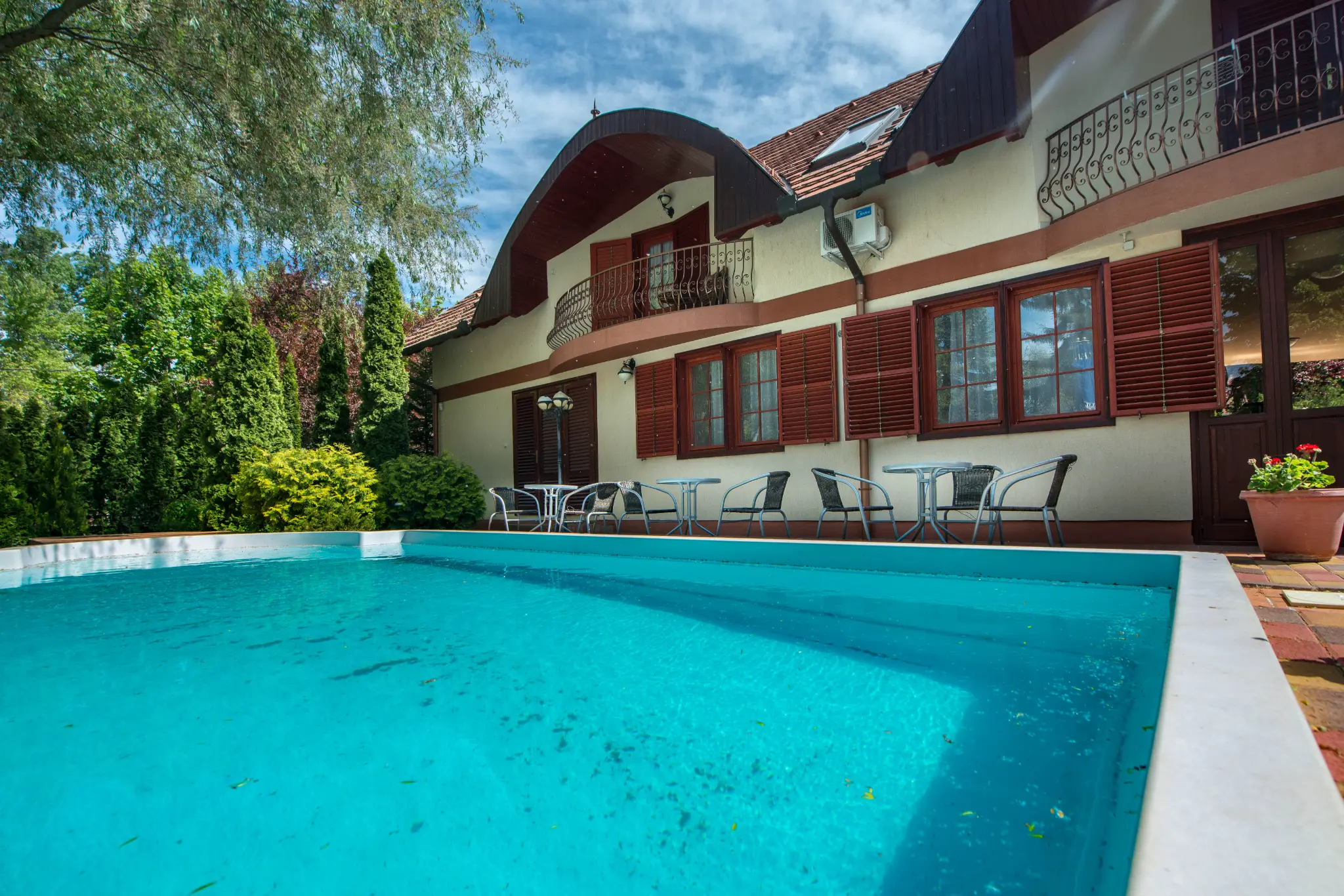 Marina Vendégház Siófok – kerti medence, szállás medencével a Balatonnál